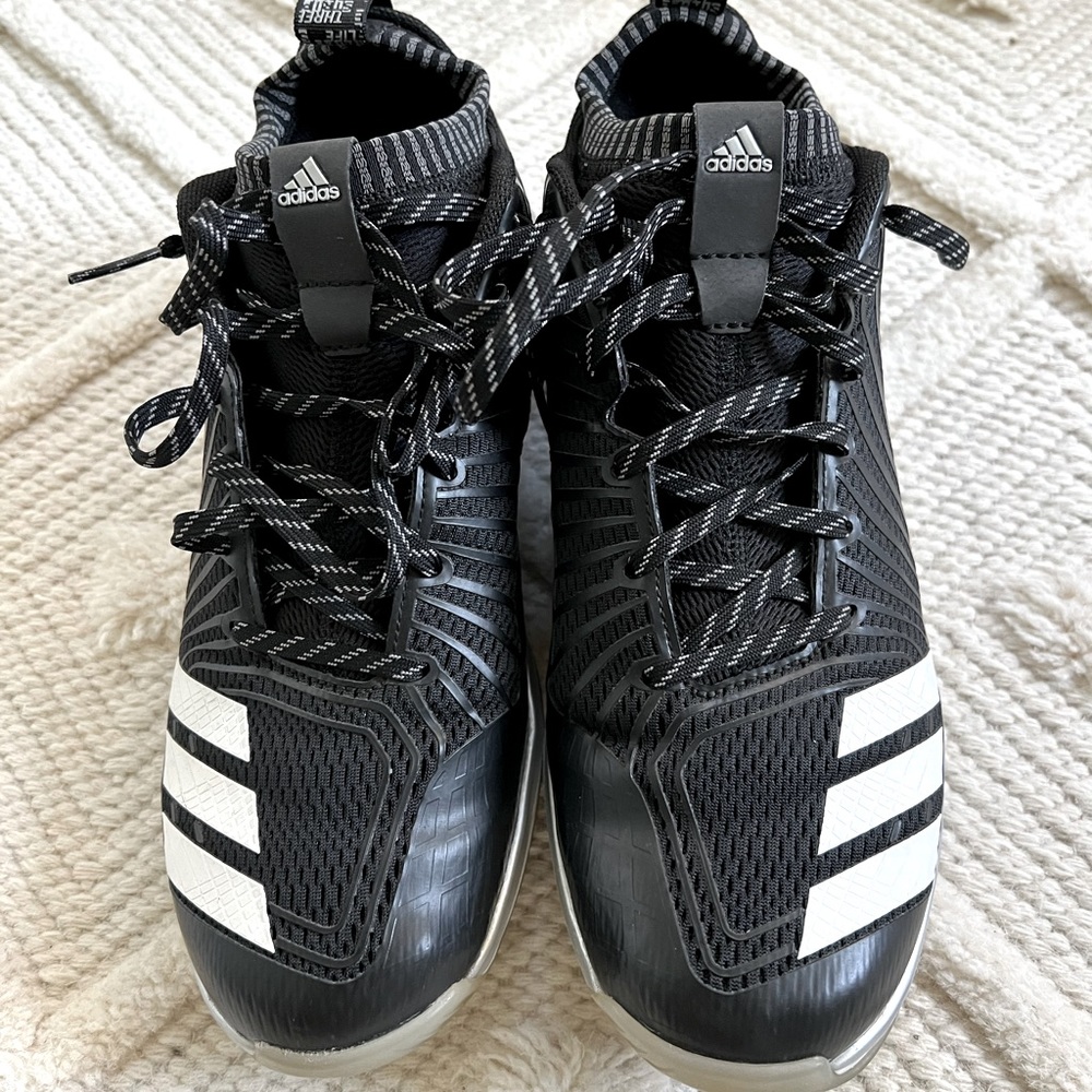 Men’s 10.5 size Adidas indoor baseball shoes